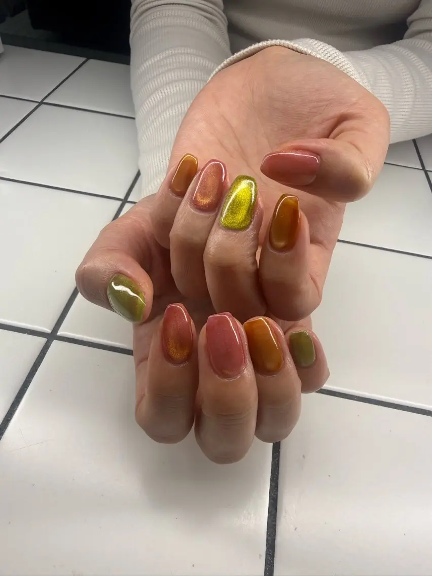 ネイル マグネットネイル 春ネイル MAI MAI🌈のネイルデザイン