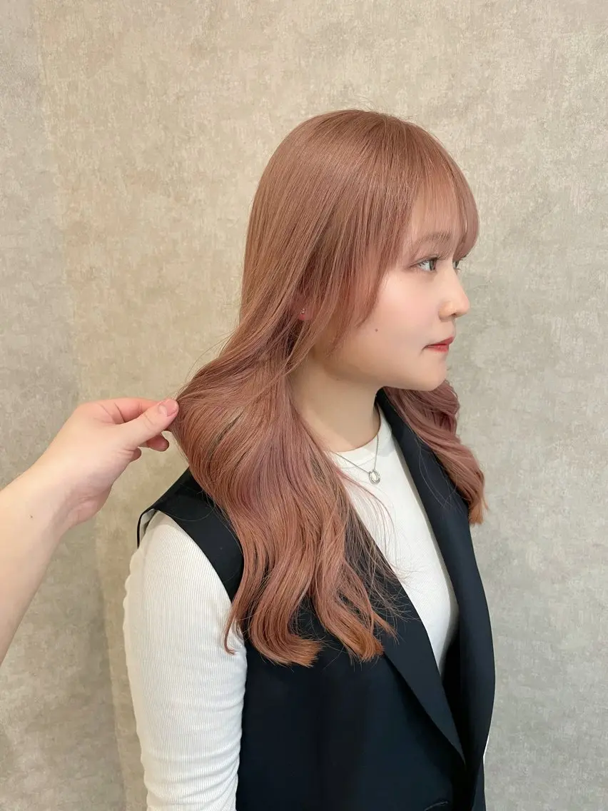セミロング カラー ベージュカラー ピンクカラー ピンクベージュ ヘアカラー バレイヤージュ特化｜ Takuのヘアスタイル
