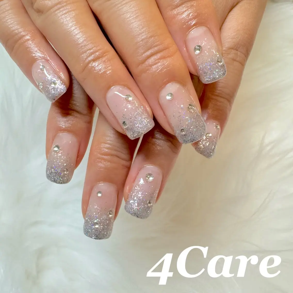 ネイル ハンドネイル 4Care Yのネイルデザイン