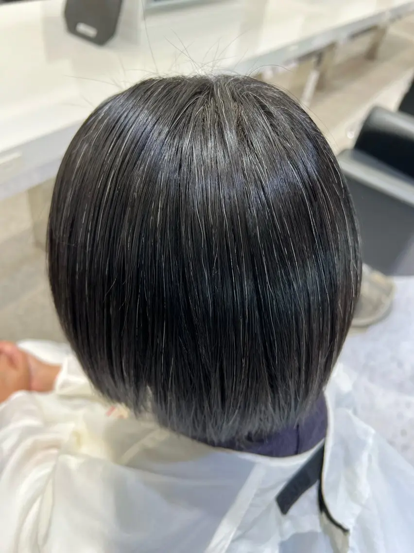 ダブルカラー/透明感 アンジのヘアスタイル