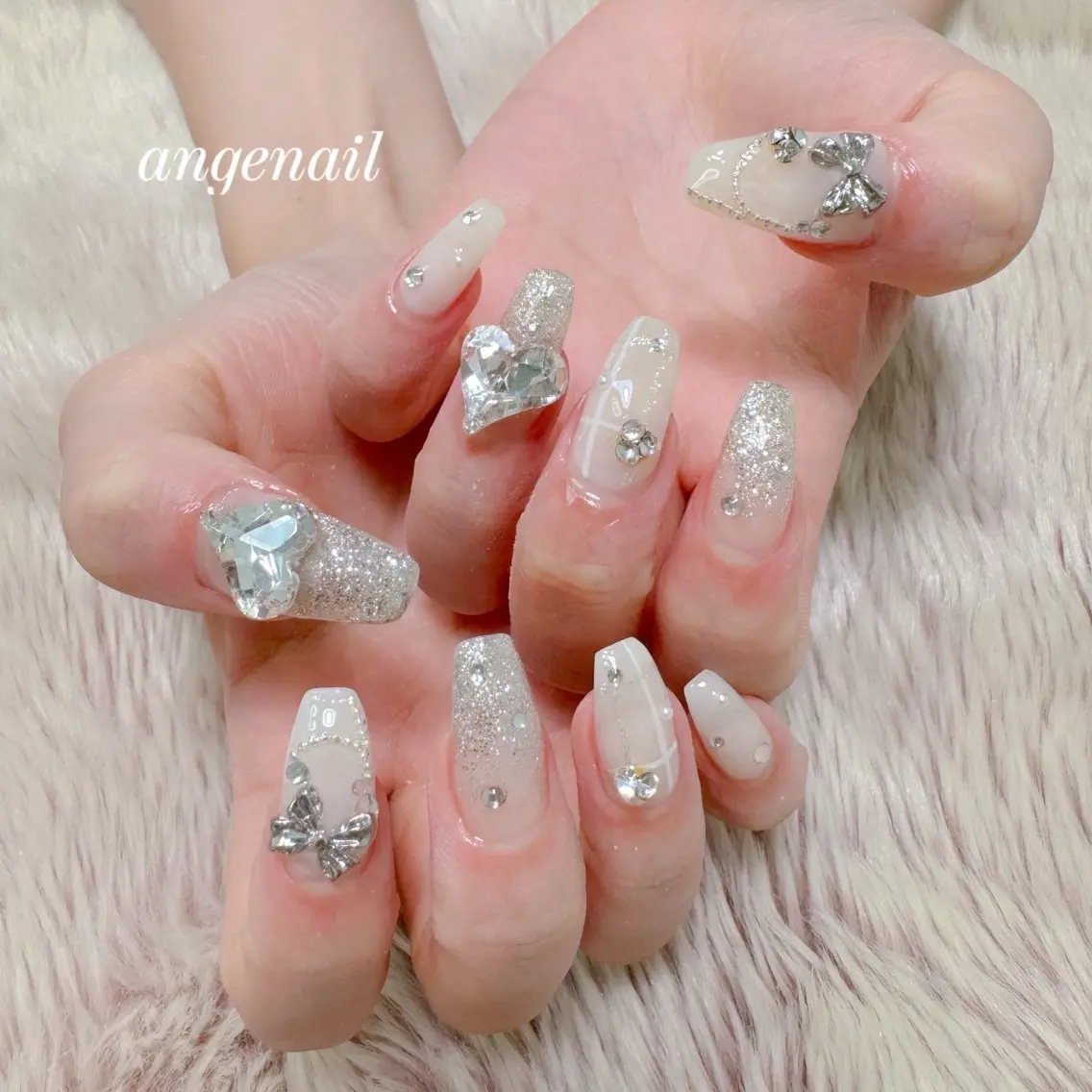 ネイル ハンドネイル オーナーネイリスト MAKIのネイルデザイン