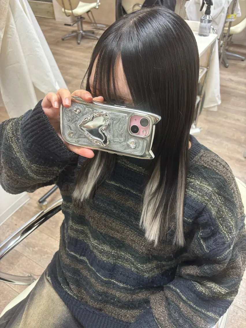 ミディアム エクステ エクステ 艶カラー🫧/シール エクステRYOKAのヘアスタイル