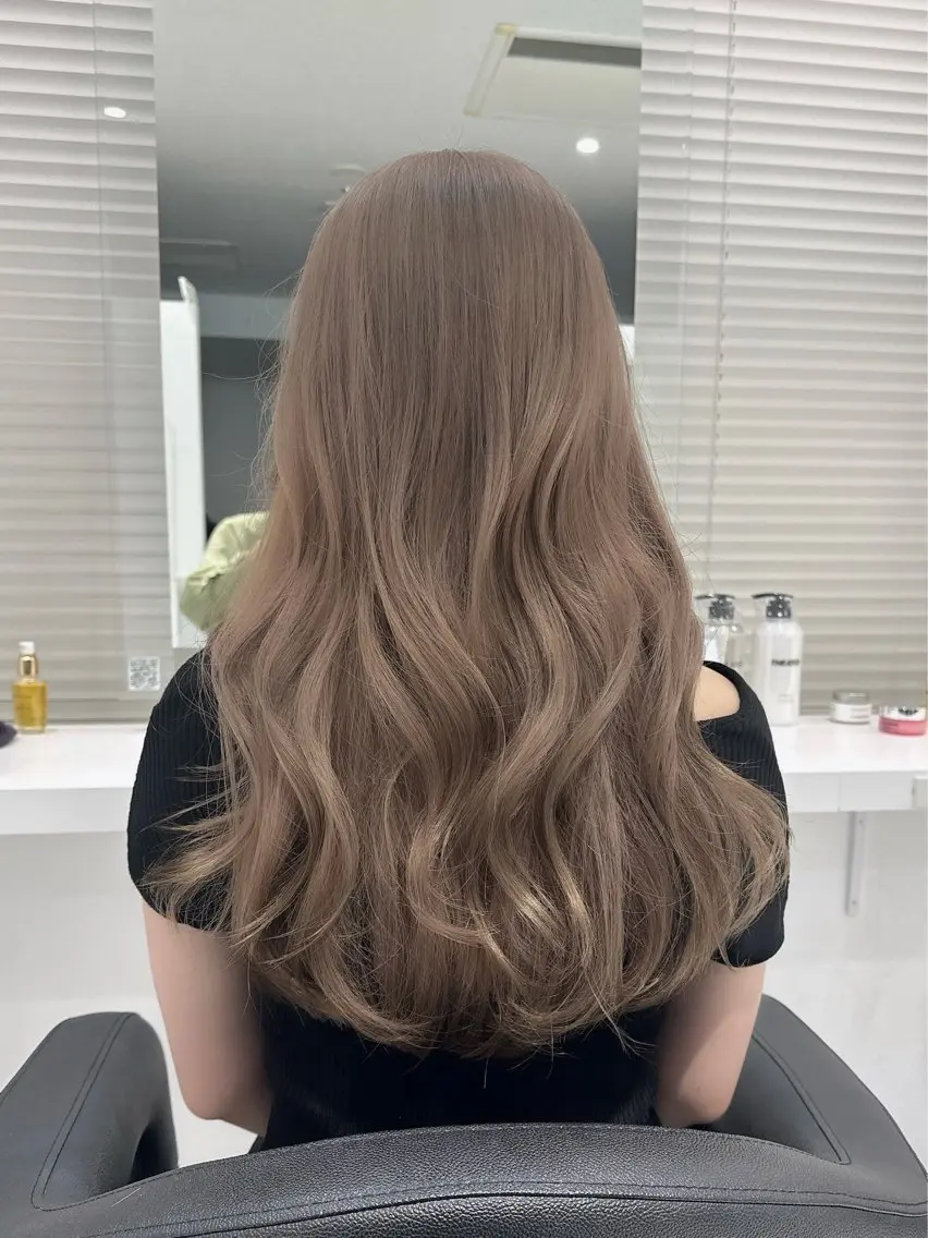 ロング カラー ベージュカラー ブリーチ Airi 韓国y2k ハイレイヤーのヘアスタイル