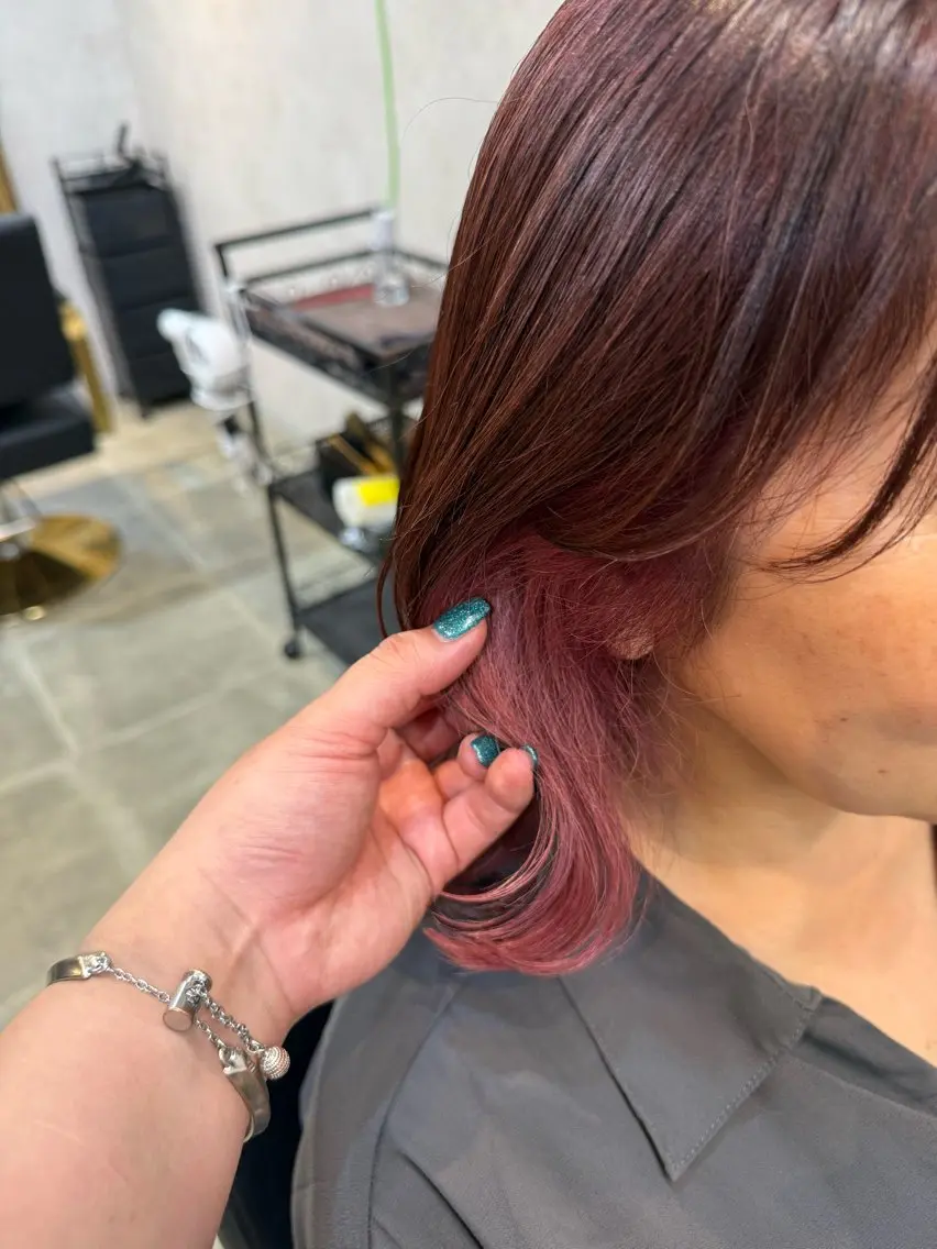 ミディアム カラー ピンクカラー レイヤーカット カット ヘアカラー maco /カラー・縮毛矯正のヘアスタイル