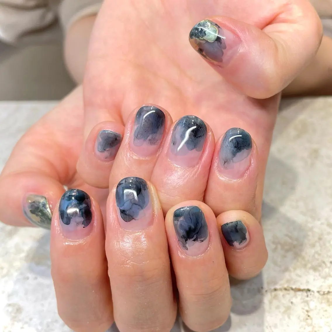 ネイル ハンドネイル ＆robe  mii 🌿のネイルデザイン