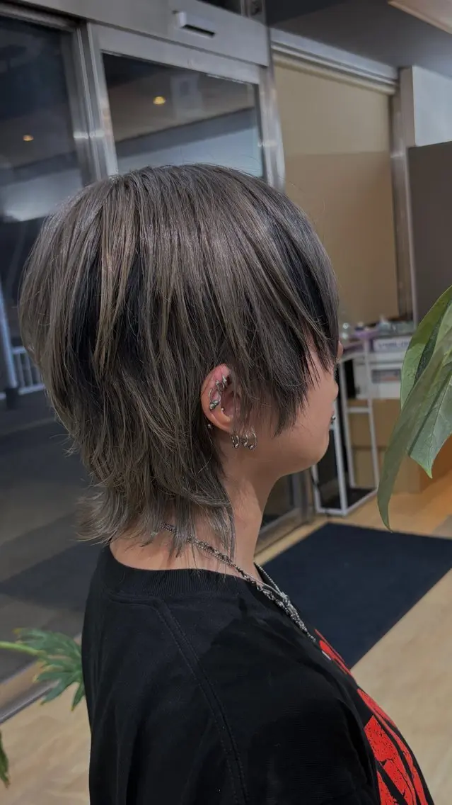 ショート カラー ブリーチ ウルフカット 菊池 蓮のヘアスタイル