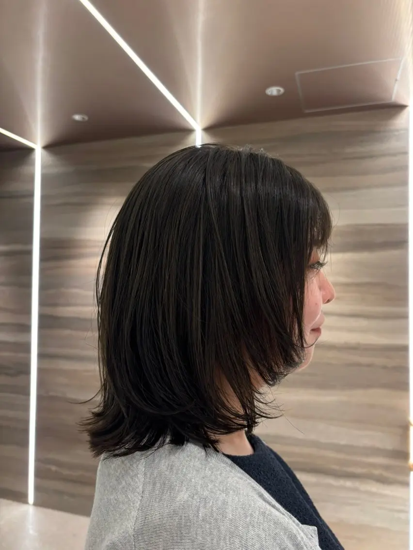 ミディアム ミディアムレイヤー 顔まわりレイヤー レイヤーカット ハイトーン/暖色 カラー/maoのヘアスタイル
