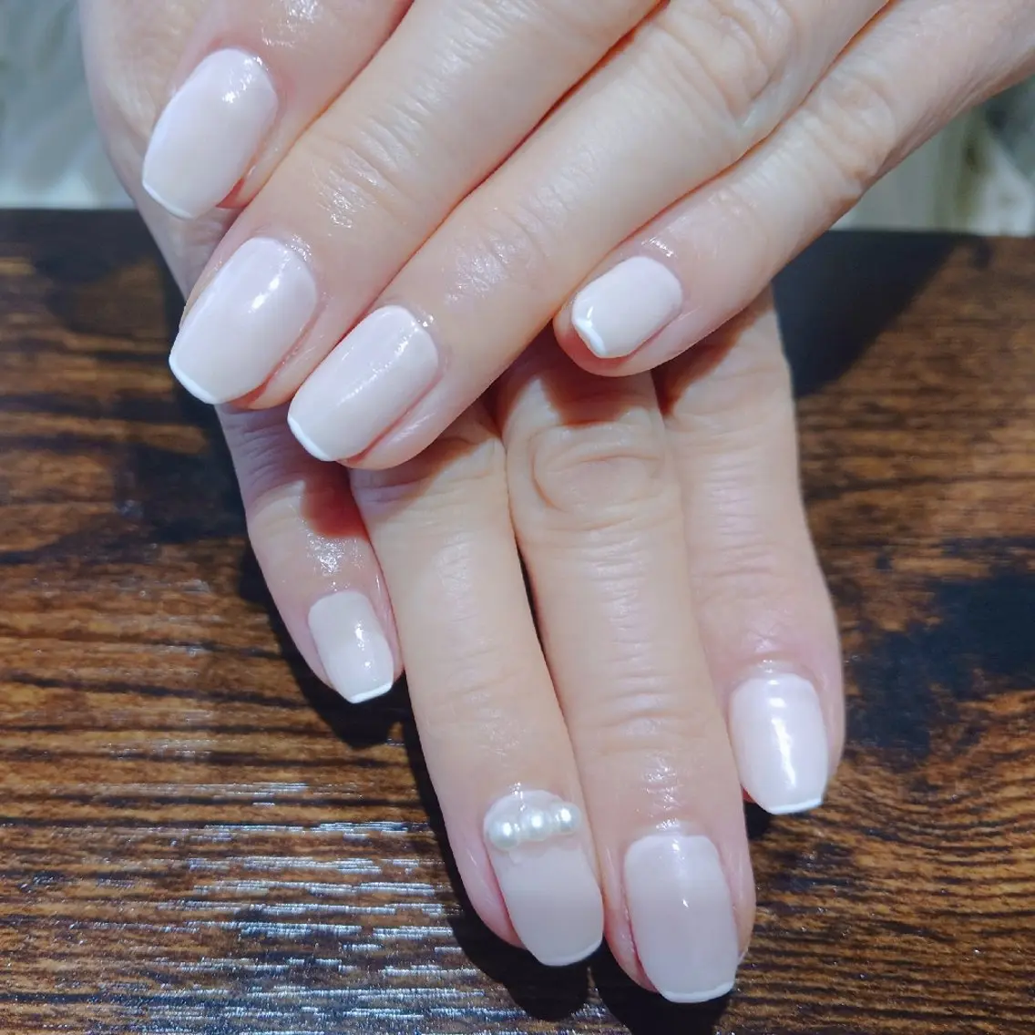 ネイル フレンチネイル いとう えみりのネイルデザイン