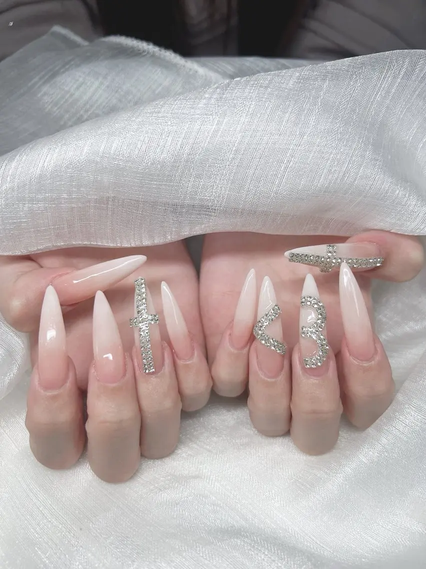 ネイル ハンドネイル Lee Nails チップ長さだし専門店のネイルデザイン