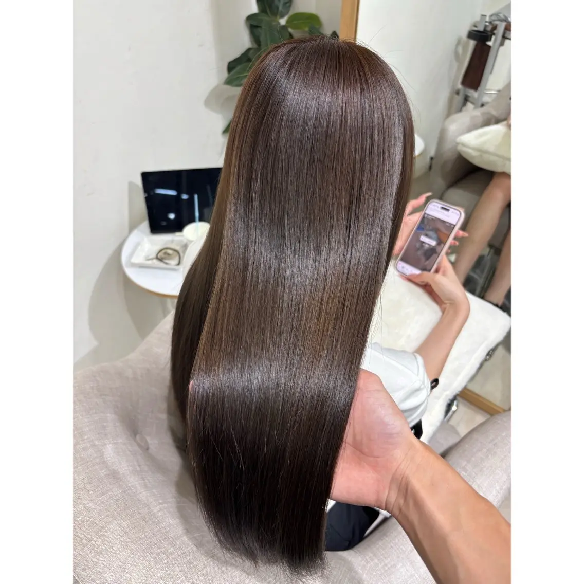 ロング カラー 透明感カラー グレージュ オリーブグレージュ オリーブグレー ヘアカラー かなた /表参道/カラー募集のヘアスタイル