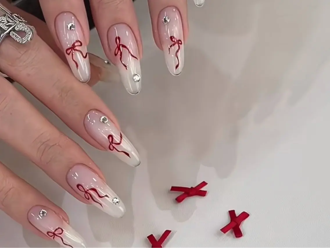 ネイル アートネイル オーロラネイル チークネイル フレンチネイル ガラスフレンチ ハンドネイル 🎀🎀YooLi Nail Salonのネイルデザイン