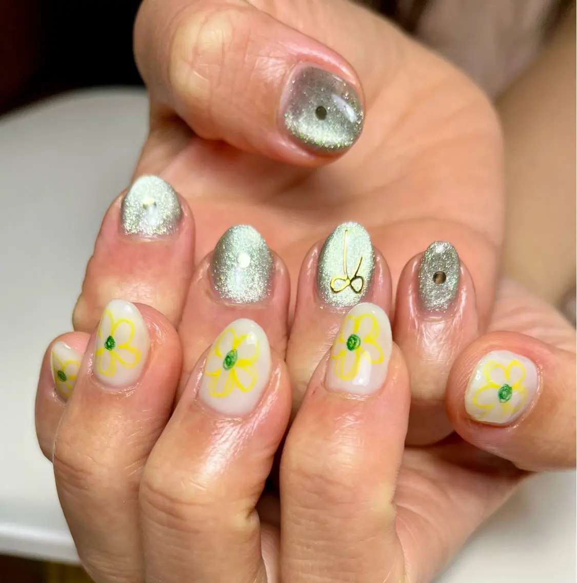 ネイル 春ネイル tsumeya ゆるかわ手描きネイルのネイルデザイン