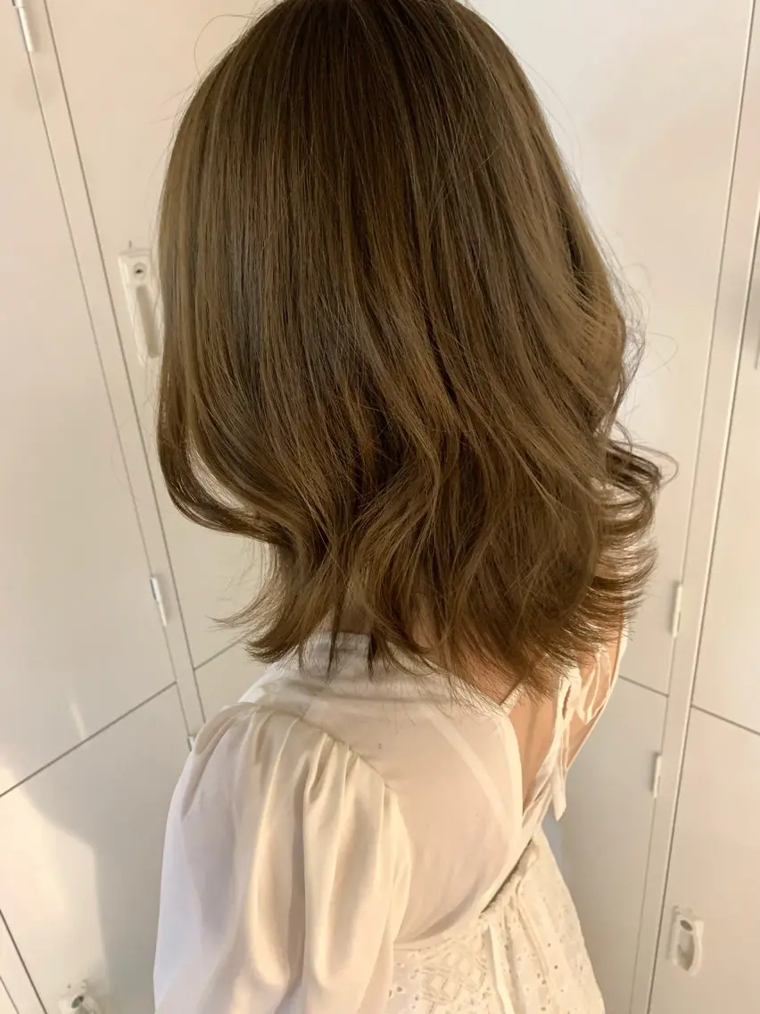 ミディアム ボブ 外ハネヘア ✨ハイトーン✨艶髪 ✨髪質改善✨和田のヘアスタイル
