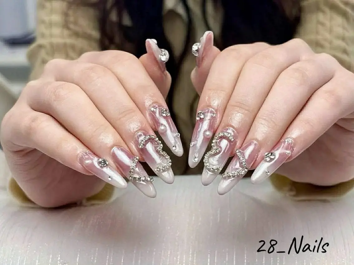 ロング ハンドネイル 28nails .thaoのネイルデザイン