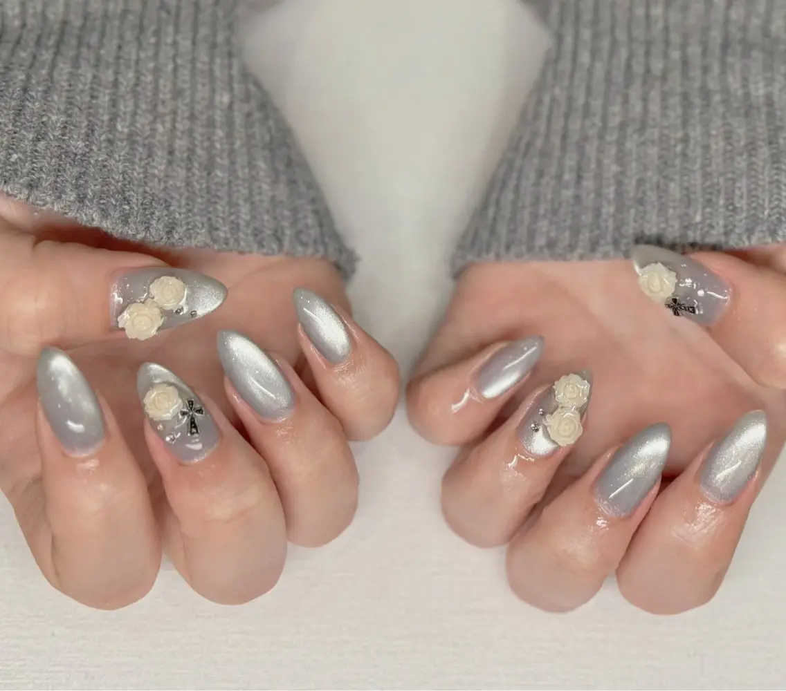 ネイル オーロラネイル ブルー チークネイル フットネイル フレンチネイル ハンドネイル GIN NAILのネイルデザイン