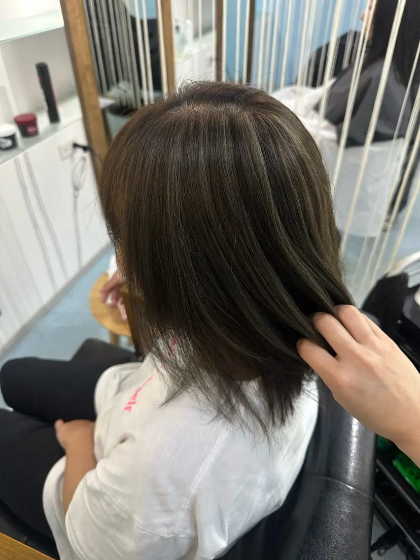 カラー ヘアカラー 足立 芹音のヘアスタイル