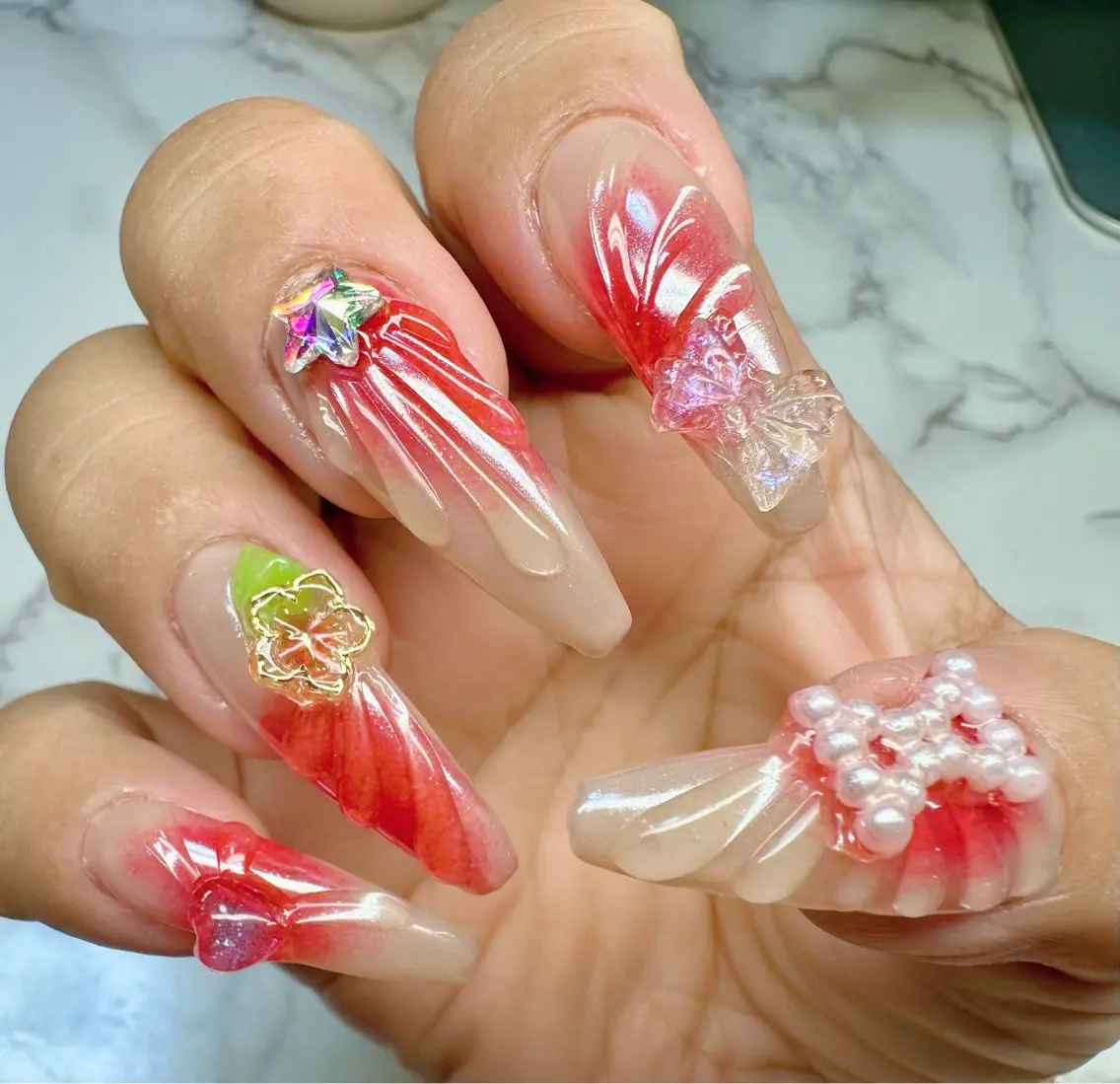 ネイル チークネイル キラキラネイル ラメ(グリッター) マグネットネイル ミラーネイル Mai’s nailのネイルデザイン