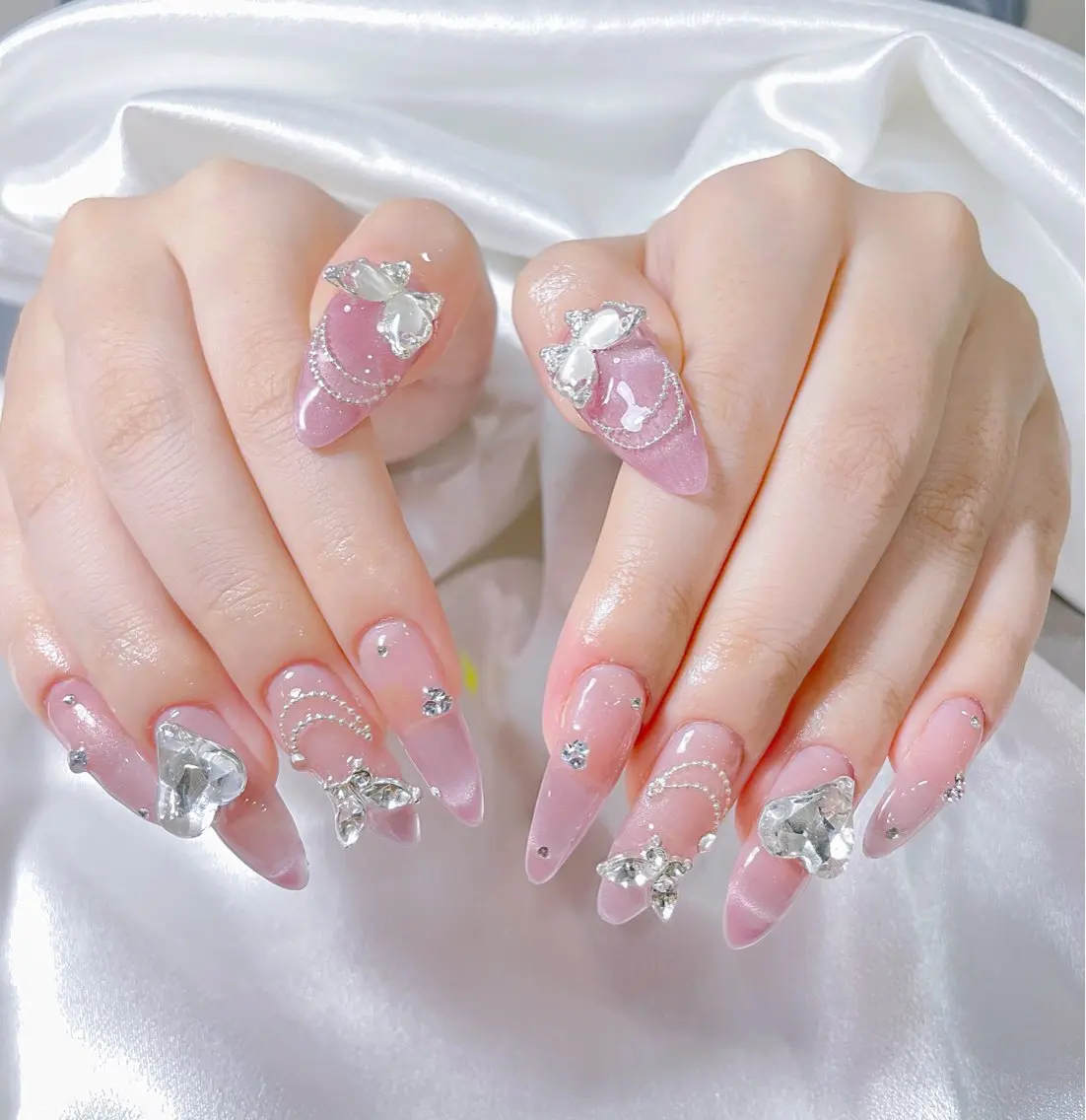 ネイル クリアネイル フレンチネイル ジェルネイル 韓国ネイル マグネットネイル ハンドネイル Rin Nail 新大久保店のネイルデザイン