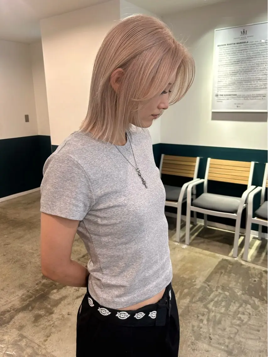 ショート カラー ベージュカラー ブリーチ 透明感カラー ホワイトベージュ カット ヘアカラー カラーリスト菅野 竜矢🌈のヘアスタイル