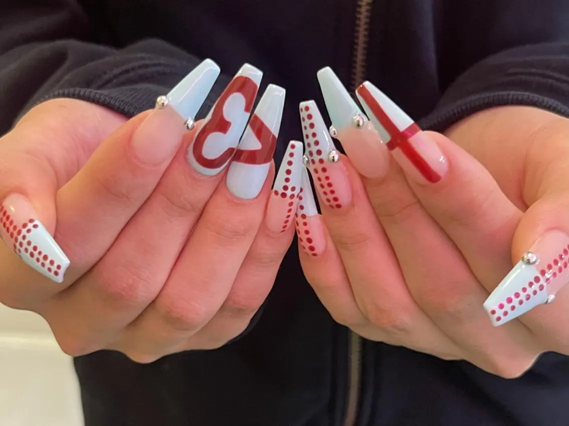 ネイル 長さ出し グラデーション 卒業式 キラキラネイル マグネットネイル Yuu🎀 Belle Nailのネイルデザイン