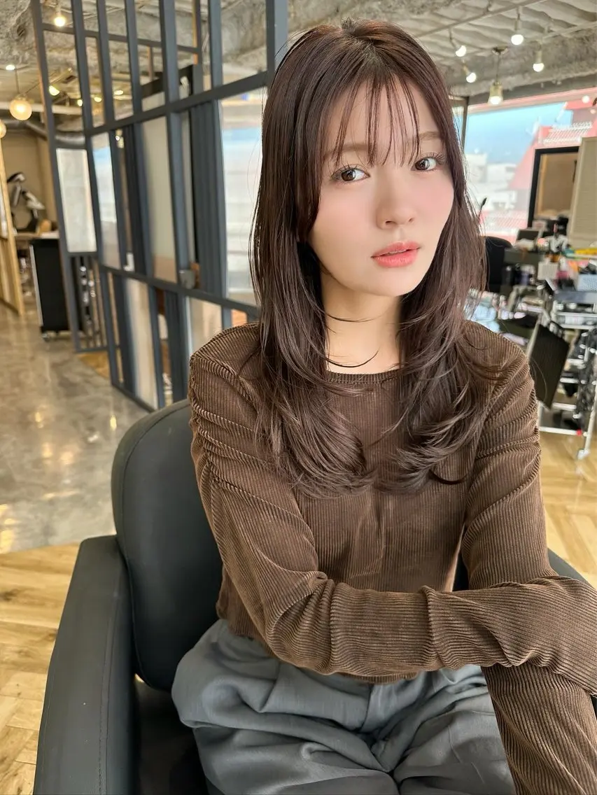 セミロング カット ヘアカラー トリートメント 鎌倉 彩のヘアスタイル