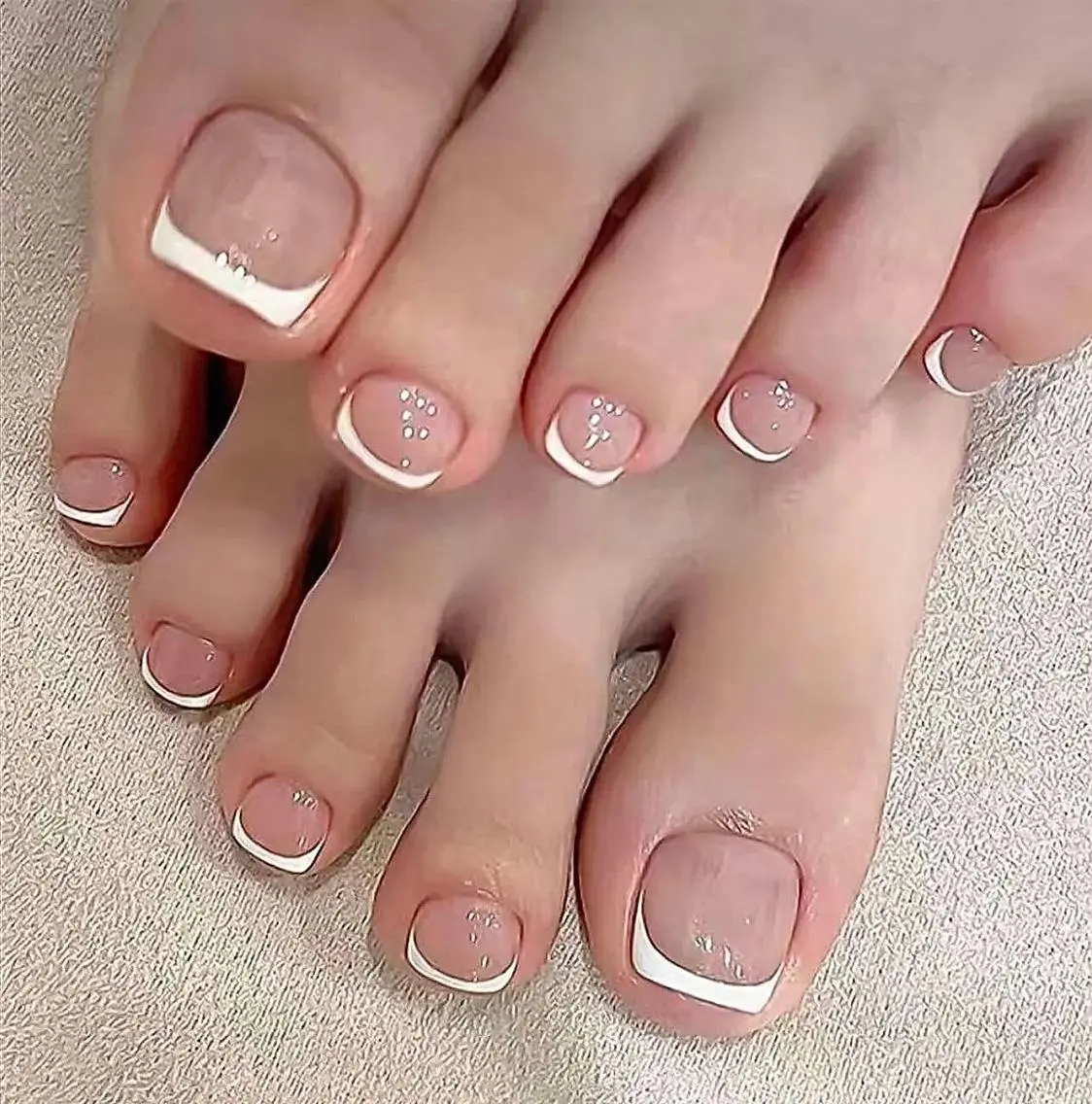 ショート フットネイル トゥー フエンのネイルデザイン