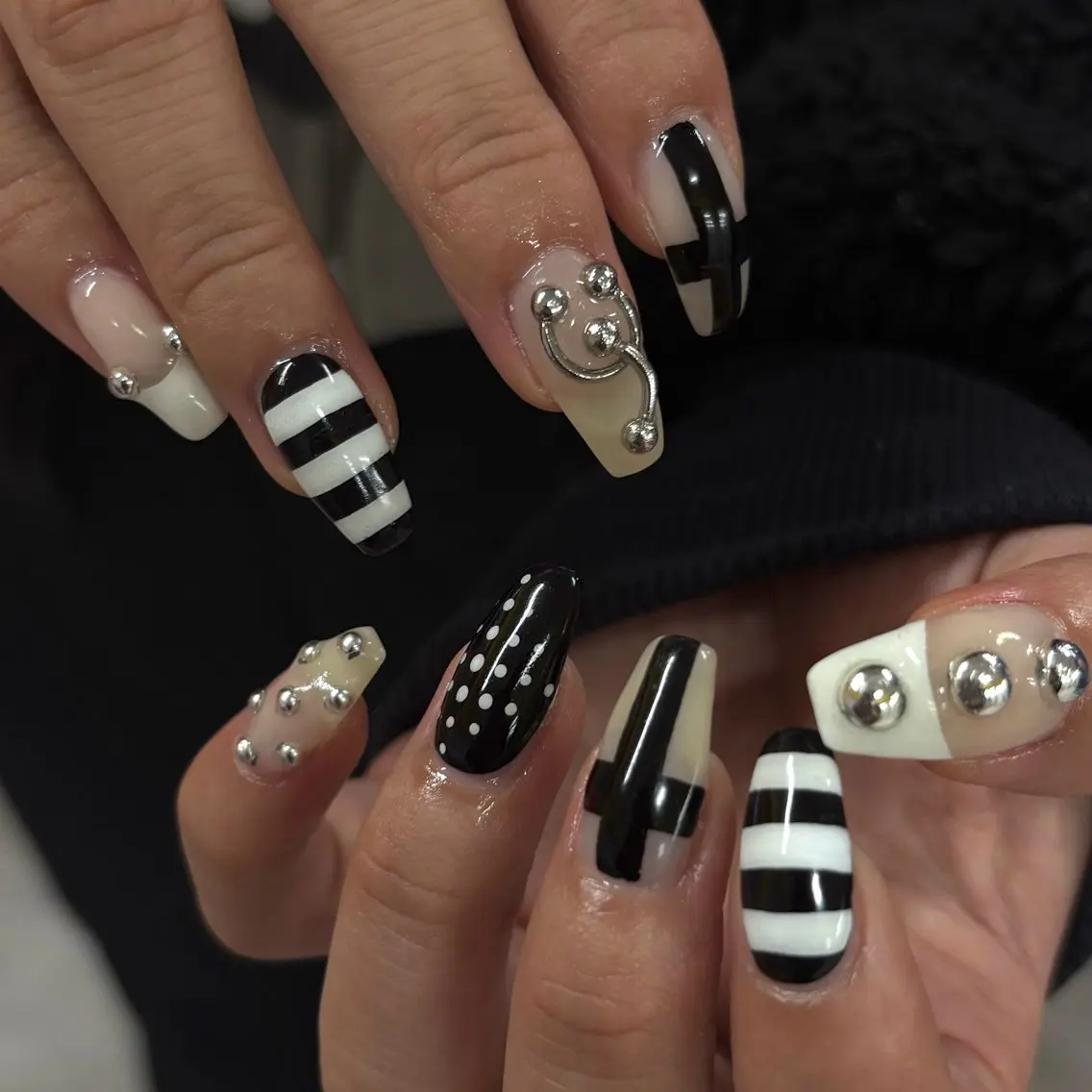 ネイル ハンドネイル フットネイル yuri / 個性派nailのネイルデザイン