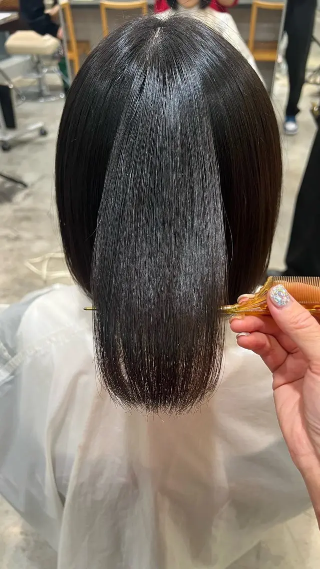 ショート ボブ カット 縮毛矯正 くせ毛風パーマ🪡 hikariのヘアスタイル