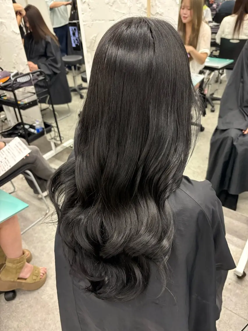 ロング カラー ヘアカラー トリートメント うる艶ワンホン/ HINANO🩶のヘアスタイル