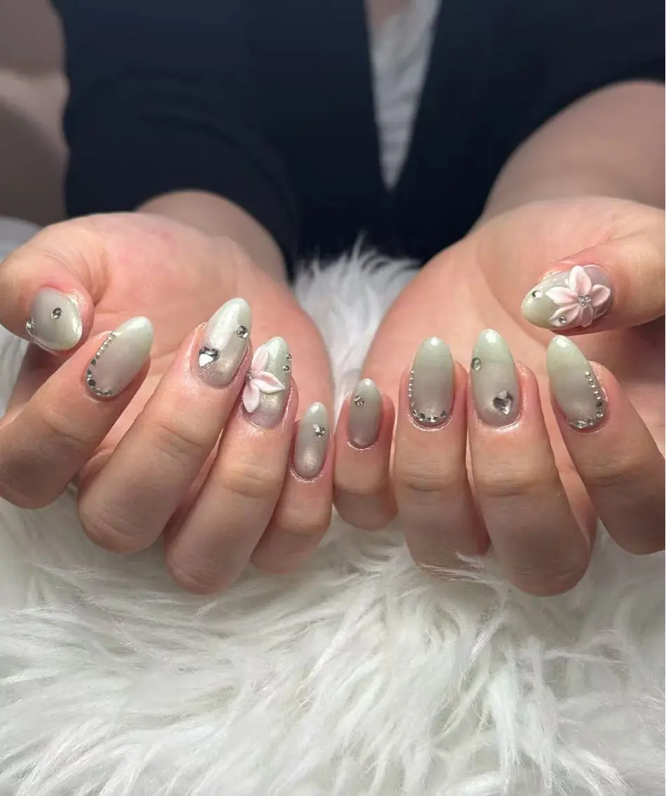 ネイル ハンドネイル &ME ネイルサロンのネイルデザイン