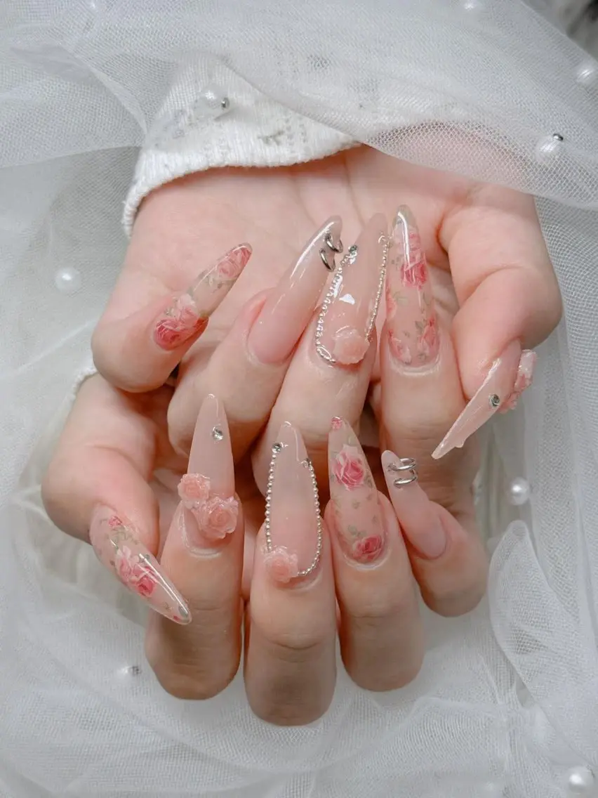 ネイル Lee Nailsのネイルデザイン