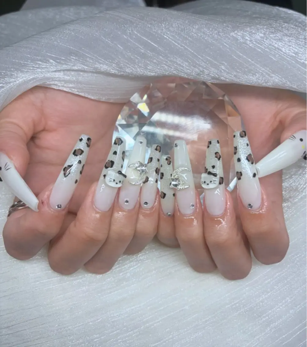 ネイル アートネイル オーロラネイル チークネイル 長さ出し フットネイル ハンドネイル Chan nailsのネイルデザイン