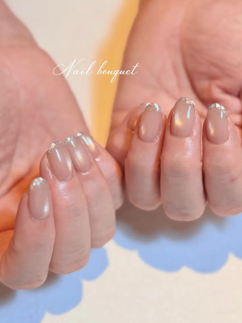 ネイル カジュアル ドット フラワーネイル フレンチネイル キラキラネイル ハンドネイル Nail bouquetのネイルデザイン