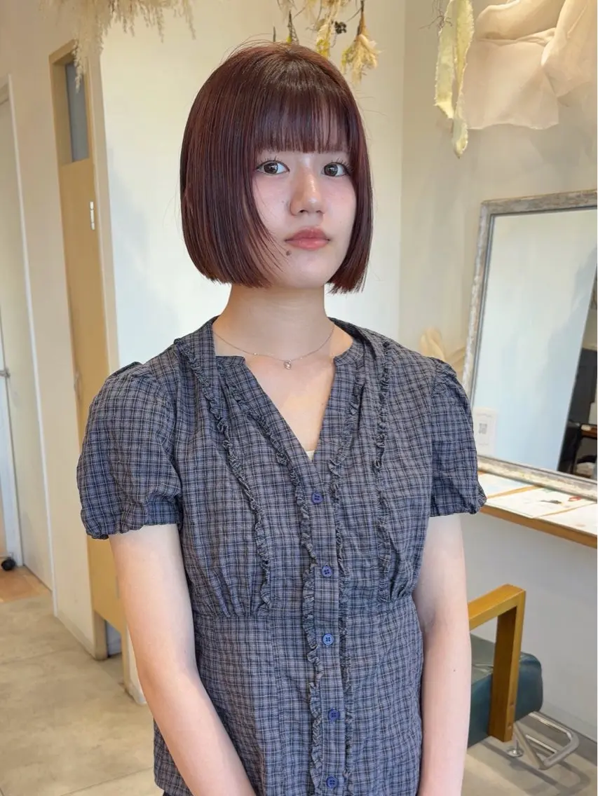 ショート カラー ボルドーカラー カシス ボブ 吉原 由菜のヘアスタイル
