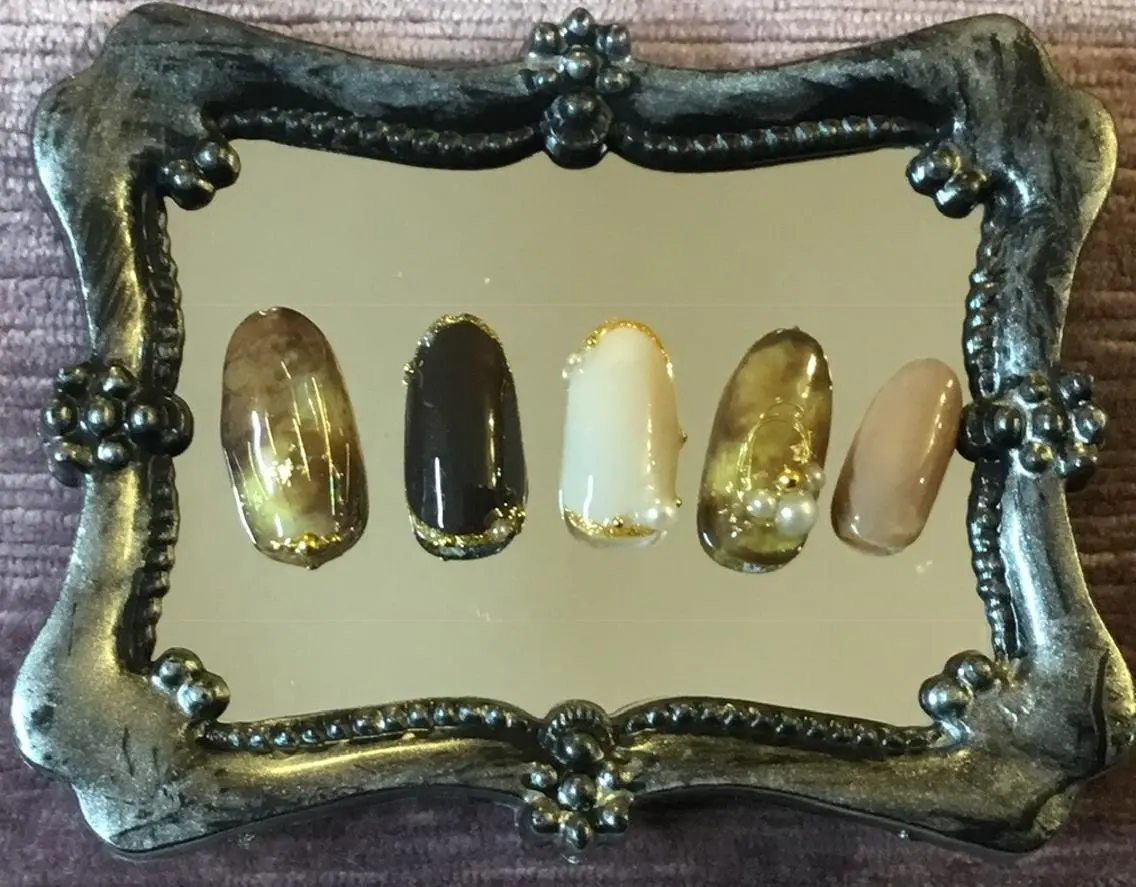 ネイル べっ甲ネイル ゴールド ゴージャス ラメ(グリッター) プライベートサロン jewel nailのネイルデザイン