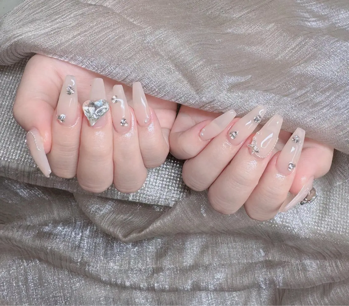 ネイル フレンチネイル ジェルネイル ガラスフレンチ ハロウィン ハート ハンドネイル H.baby Nail Salonのネイルデザイン