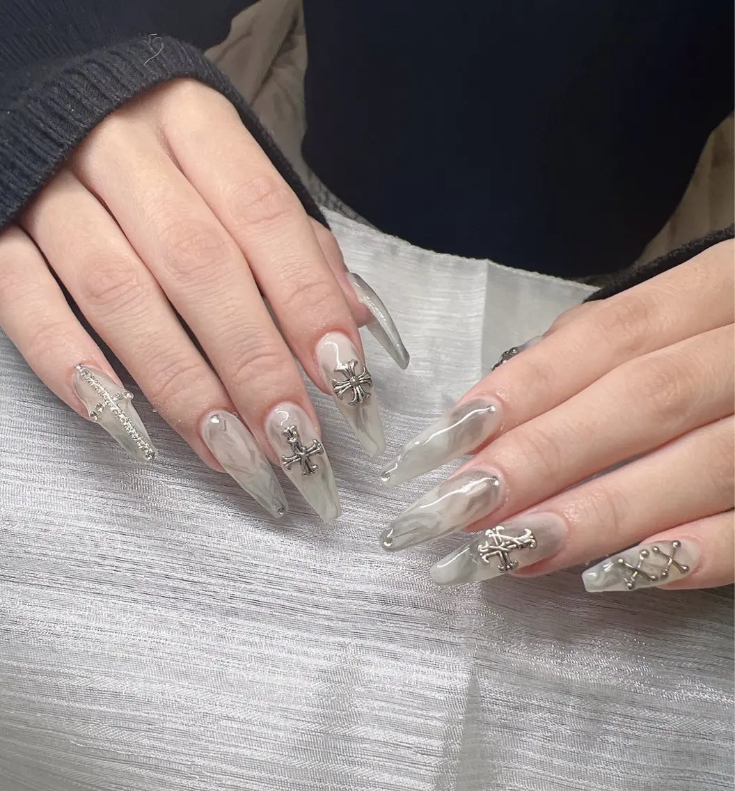 ネイル オーロラネイル チークネイル 長さ出し フットネイル フレンチネイル ハンドネイル Lee Nailsのネイルデザイン