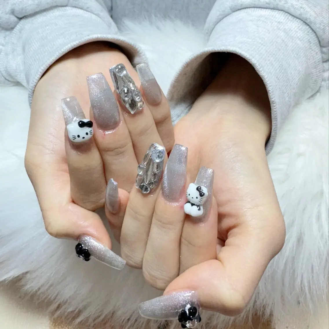 ネイル ハンドネイル 🦢Ella💌 長さだし専門店☁️のネイルデザイン