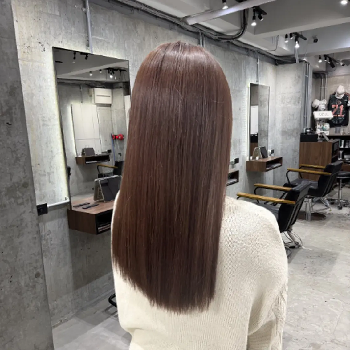ロング カラー ブラウンカラー ヘアカラー トリートメント 青木 春実のヘアスタイル