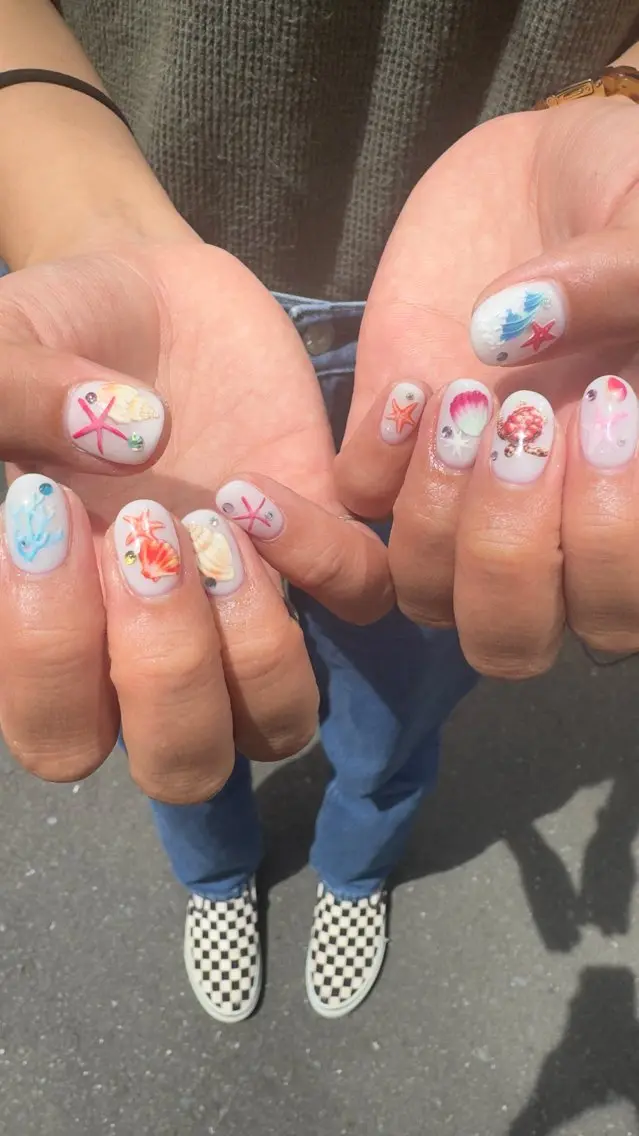 ネイル フラッシュネイル ホログラムネイル 韓国ネイル レース ラメ(グリッター) ハンドネイル MH_ Nailのネイルデザイン