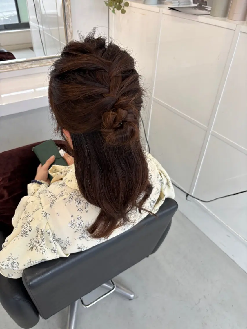 ヘアアレンジ ハーフアップ ヘアセット えみ💕ヘアアレ/ まつ毛/可愛いのヘアスタイル