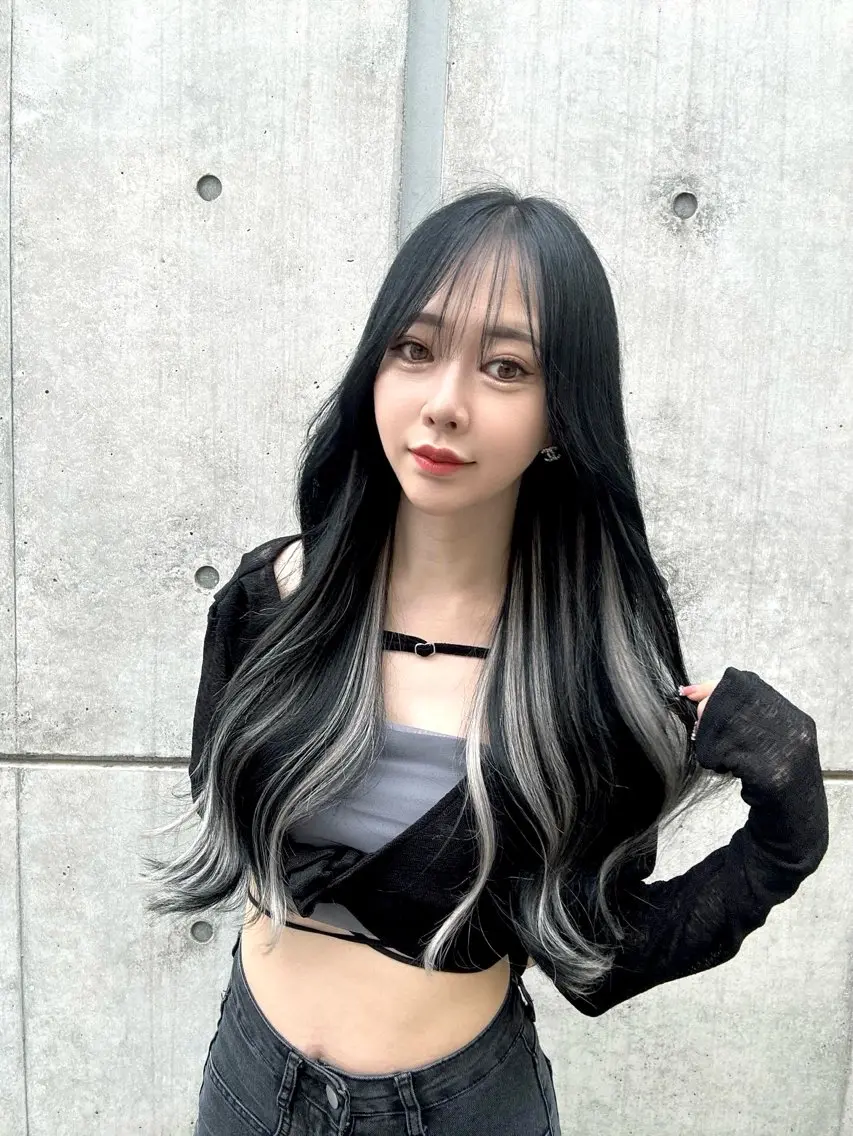 セミロング カラー カット ヘアカラー トリートメント 髪質改善 レイヤー Naoyaのヘアスタイル