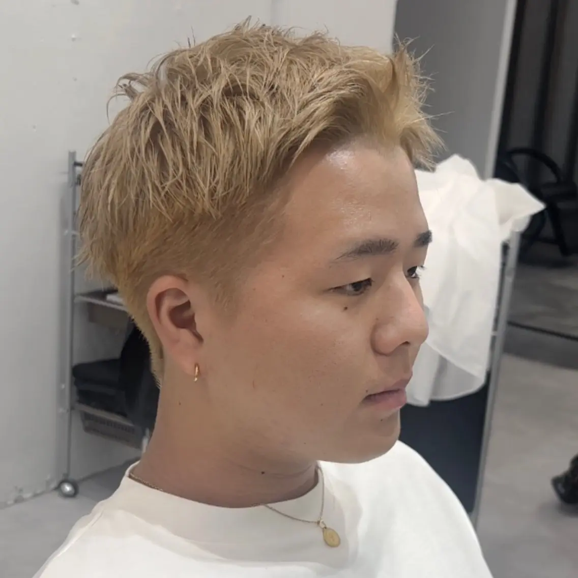 ショート カラー メンズ ベージュカラー 曲がる縮毛矯正 LIBER 　岩名のヘアスタイル