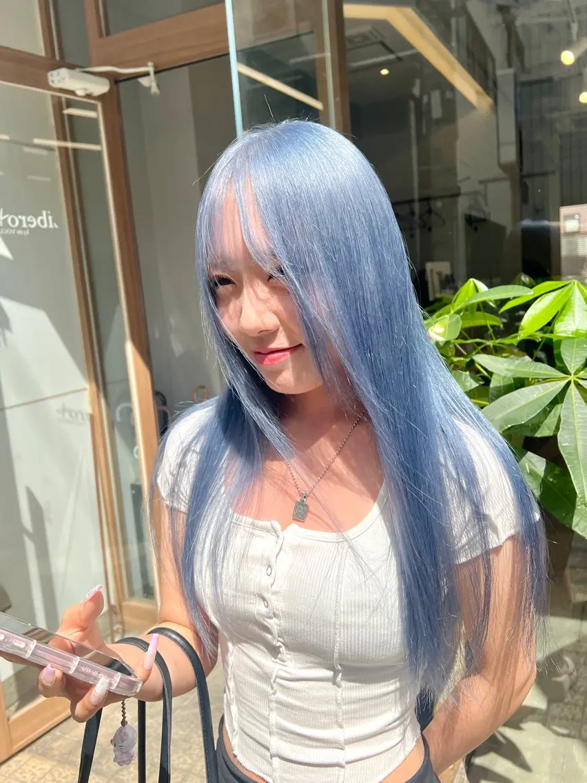 ロング カラー ブリーチ毛の縮毛矯正 ハイトーン/岡本智樹のヘアスタイル