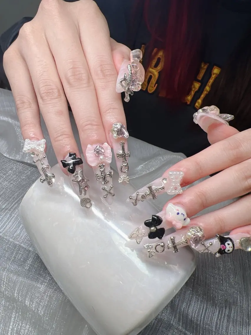 ネイル オーロラネイル チークネイル 長さ出し フットネイル フレンチネイル ハンドネイル Lee Nailsのネイルデザイン