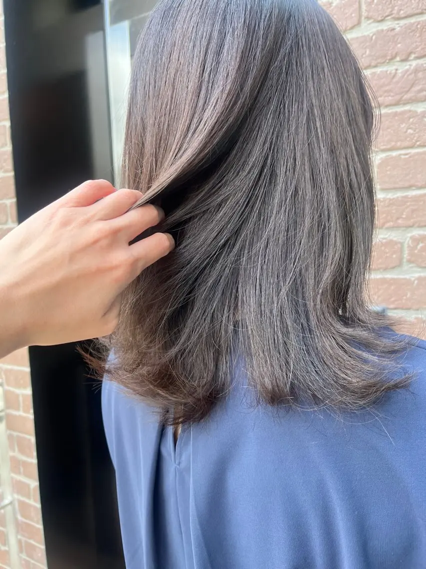 ミディアム カラー 久木原 ゆりのヘアスタイル