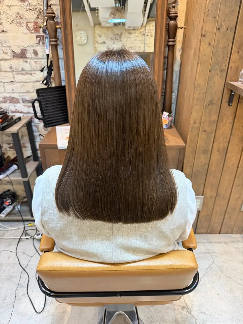 ミディアム カラー ベージュカラー カット ヘアカラー トリートメント 七井 香奈 (なないかな)のヘアスタイル