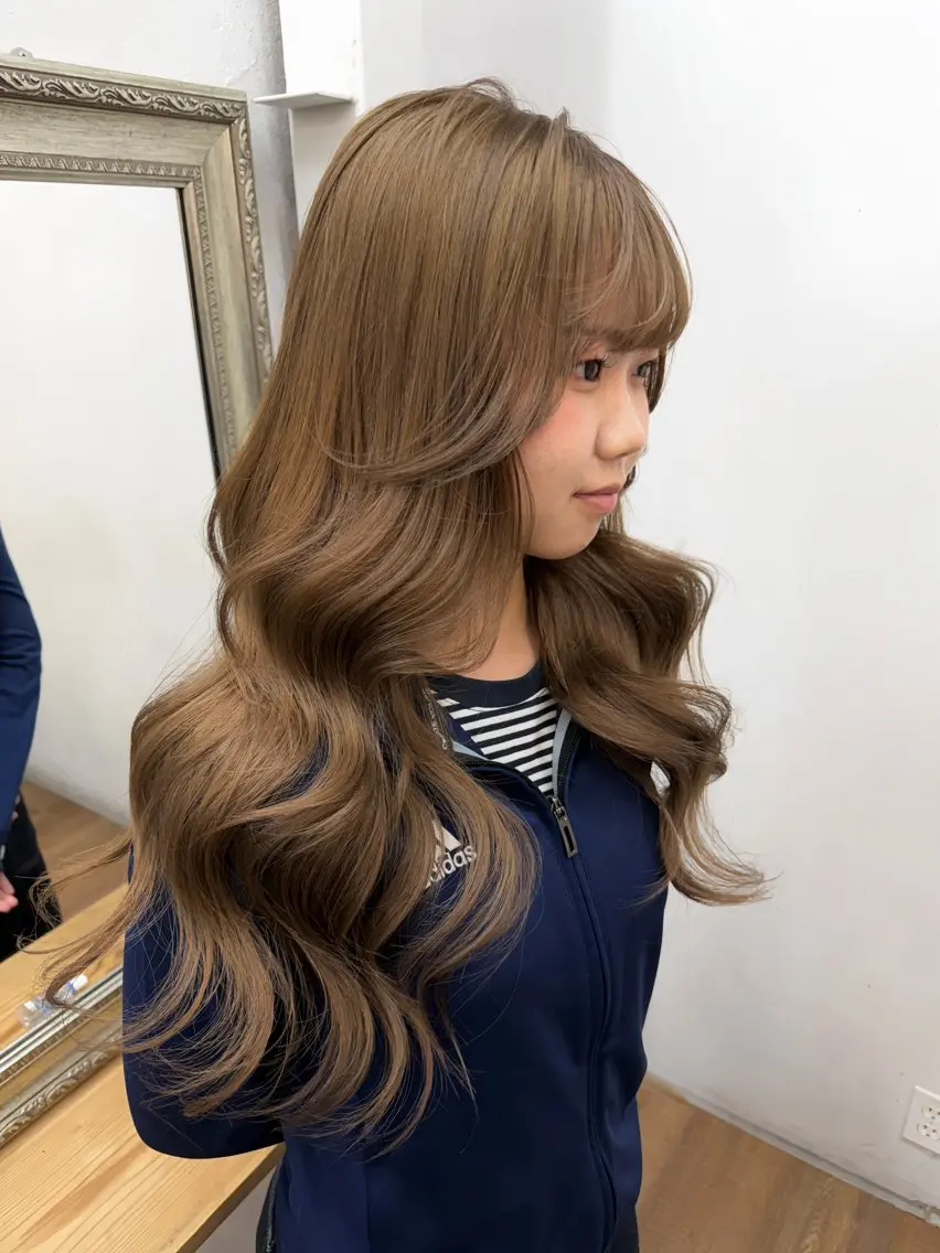 ロング ヘアカラー 竹保 凜空のヘアスタイル