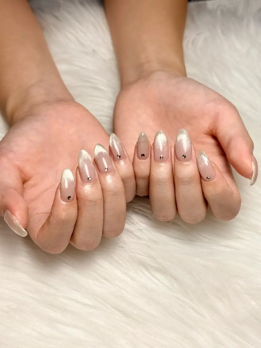 ロング 韓国風ヘア ハンドネイル エム ⭐︎のネイルデザイン