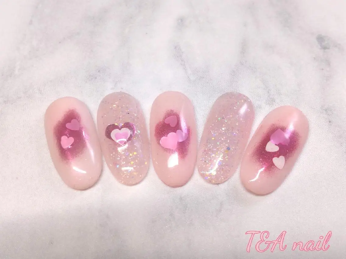 ミディアム ネイル 長さ出し ジェルネイル ハート キラキラネイル ニュアンスネイル T&A nailのネイルデザイン